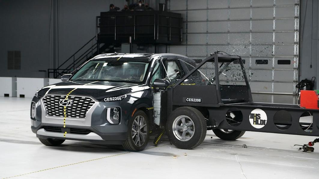 10 of 18 midsize SUVs earn 'good' IIHS side impact safety rating