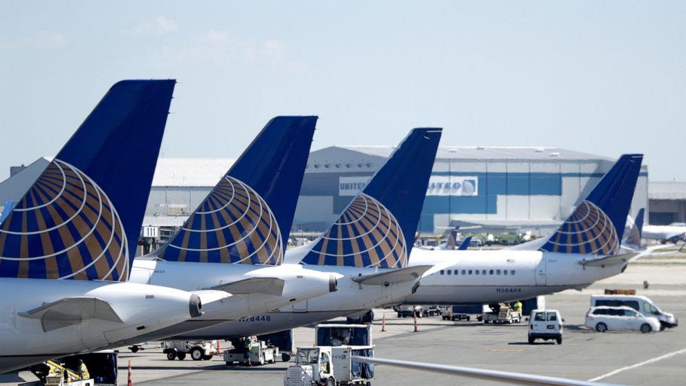 FAA to let United use jets grounded after engine failure