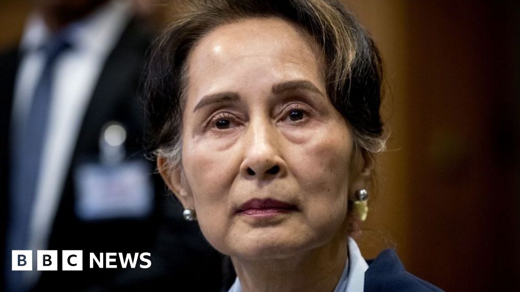 Aung San Suu Kyi: Myanmar ex-leader sent to solitary confinement
