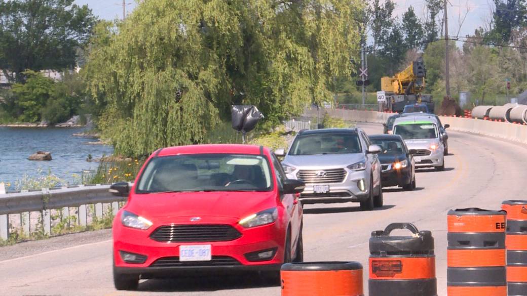 Click to play video: 'Halted Front Rd. construction leads to complaints from residents'