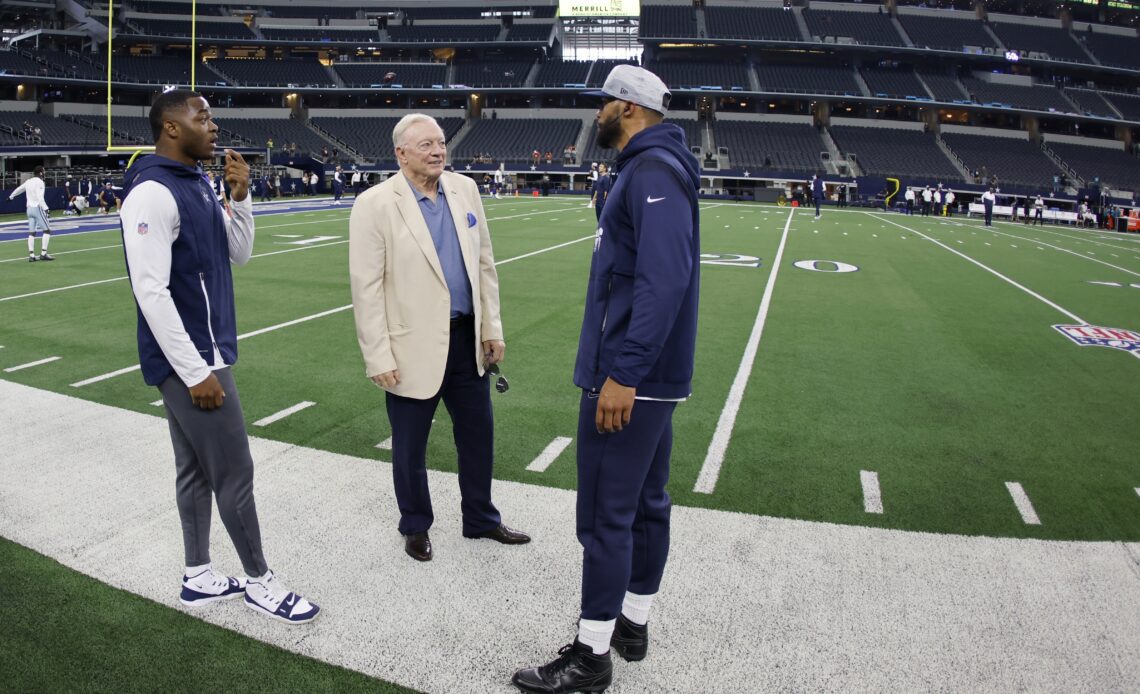 Dallas Cowboys owner Jerry Jones apologizes for height-related slur