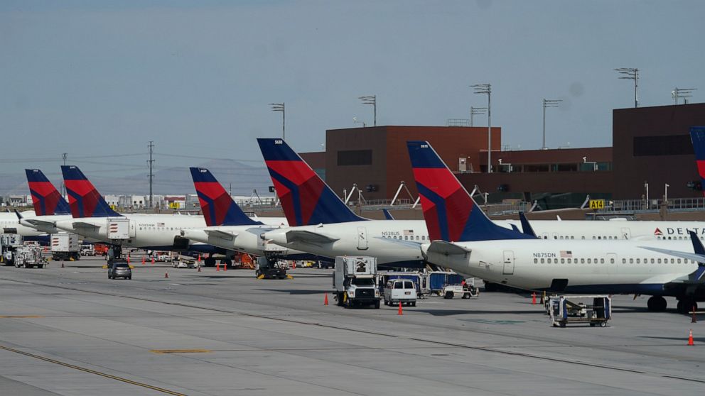 Delta posts $735 million profit, sees strong revenue in 3Q