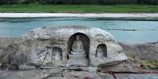 1661170070 56 Receding waters of Chinas Yangtze River reveals ancient Buddhist statues