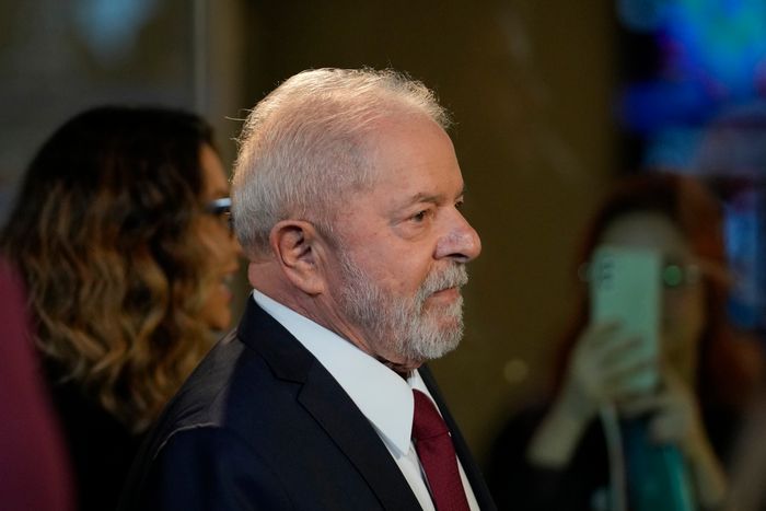 Brazil’s Right-Wing Leader Tries to Gain on Leftist Election Rival