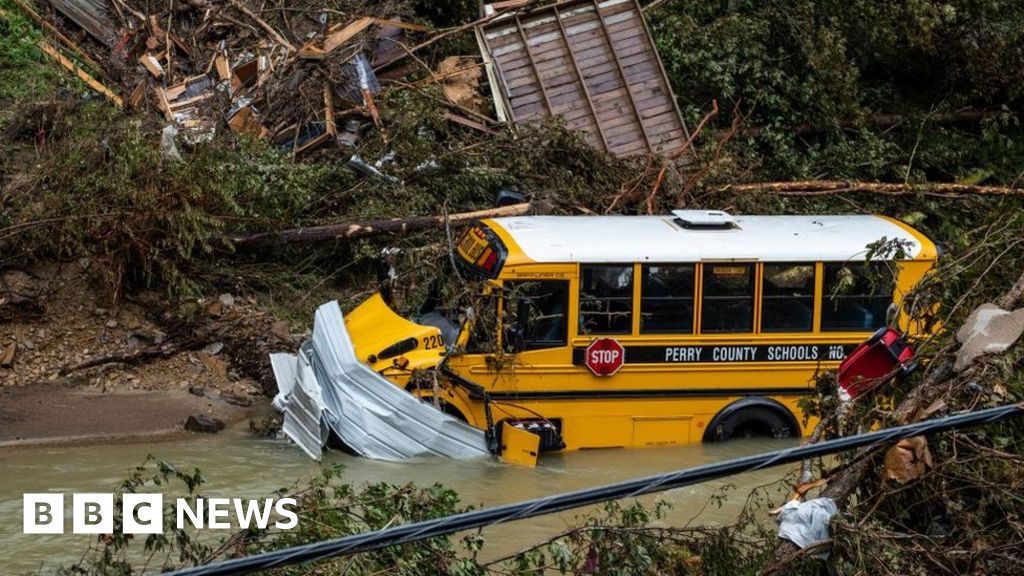 Kentucky floods: Death toll rises to 30, 'hundreds' still missing
