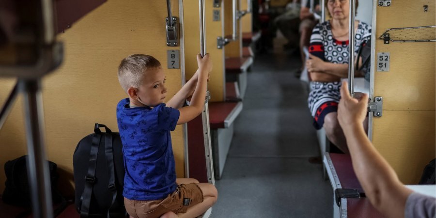 Evacuation from Donetsk Oblast (Photo:REUTERS/Gleb Garanich)