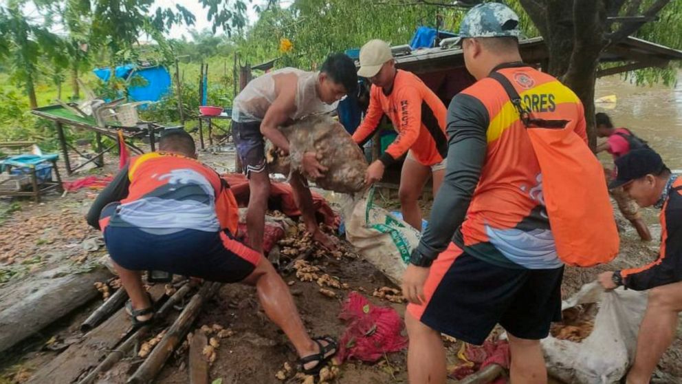 Tropical storm injures 3, displaces thousands in Philippines