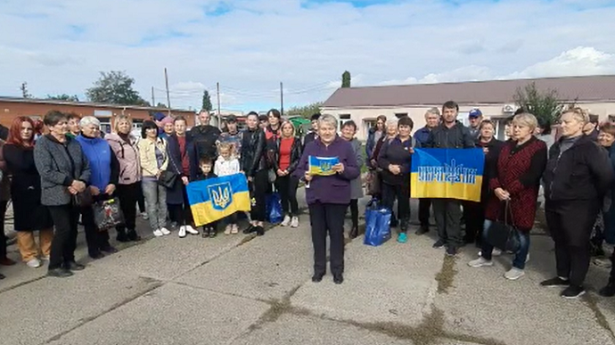 People in occupied Snihurivka hold protest against sham referendum