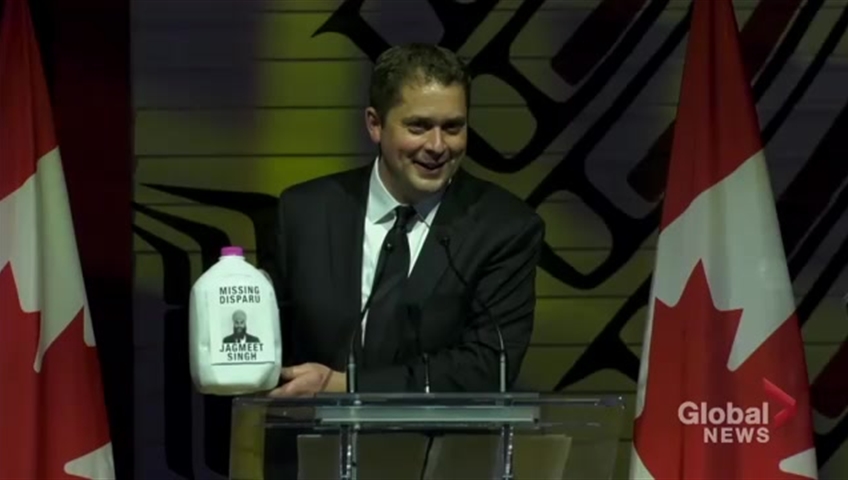 Click to play video: 'Andrew Scheer delivers jab at Jagmeet Singh for being ‘missing’ from Ottawa at press gallery dinner'