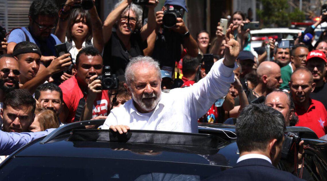 Luiz Inácio Lula da Silva defeats President Jair Bolsonaro to once again become Brazil's president, electoral authority says