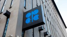 OPEC+ Weighs Large Oil Cutback That Could Scramble Midterms, Boost Russia