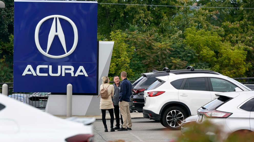 US auto sales to fall a bit in 3Q, even with September gains