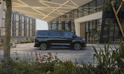 Ford E-Tourneo Titanium X