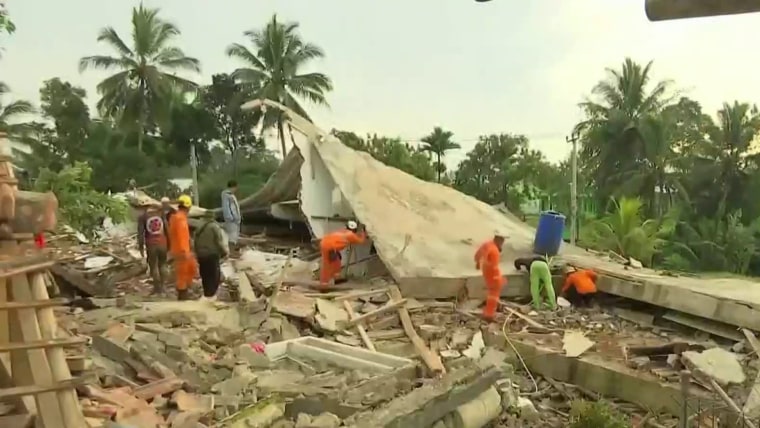 6-year-old boy rescued from rubble of Indonesia quake amid hope of more survivors
