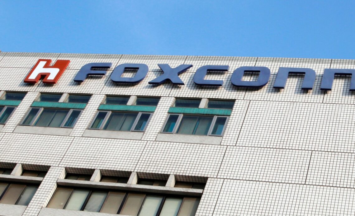 Apple supplier Foxconn apologises after unrest at Chinese campus | Business and Economy