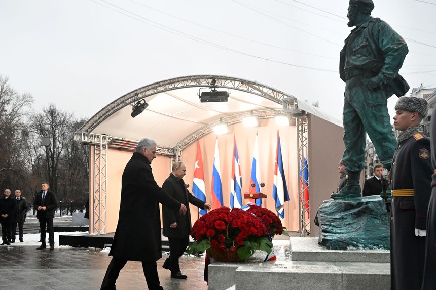 Fidel Castro Gets a Statue in Moscow