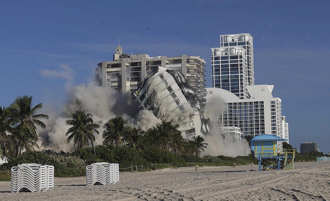 Miami Beach hotel that hosted JFK, Beatles imploded