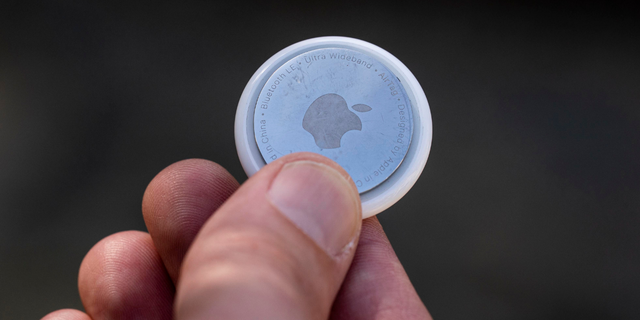 The quarter-sized Apple device allows users to keep track of their personal items via Bluetooth technology.