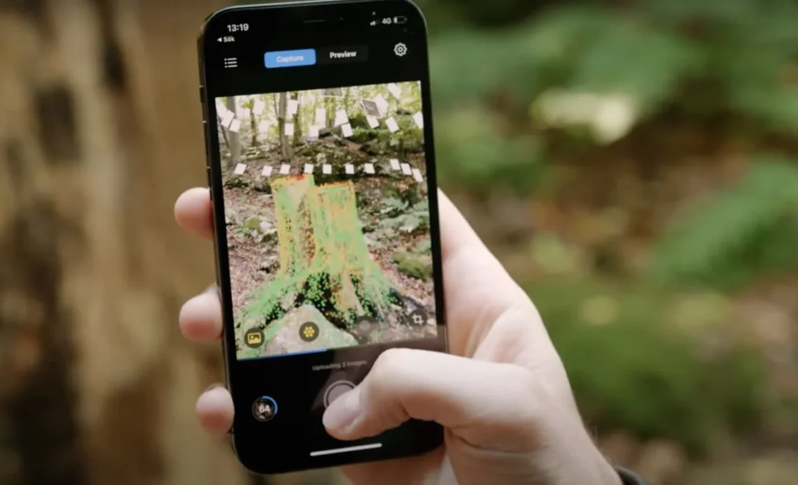 Scanning a tree stump with Epic Games' RealityScan iPhone app
