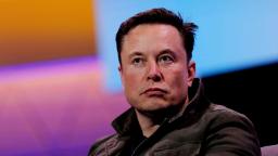 Video: Hear how Elon Musk responded to journalists before he hung up mid-question