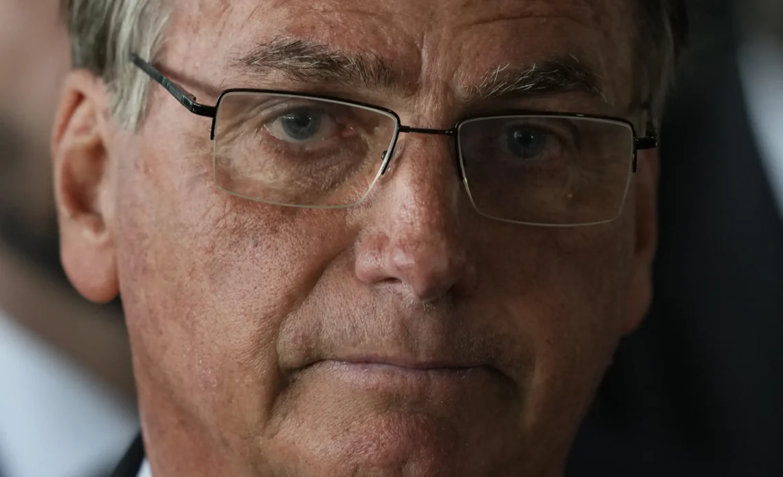 Bolsonaro eyes return to Brazil as US stay pressures Biden