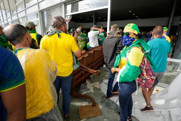 Brazilian President da Silva Vows to Rein In Military After Capital Riot