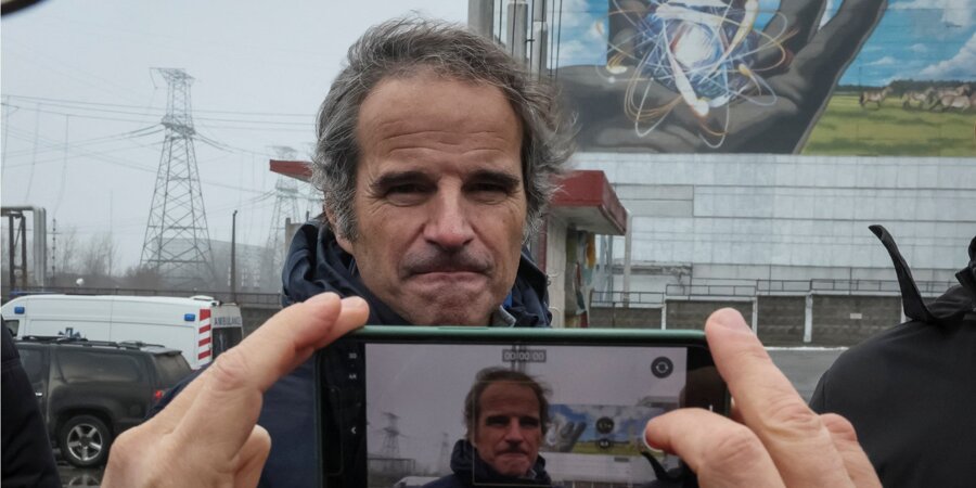 Rafael Grossi at the Chornobyl NPP (Photo:REUTERS/Gleb Garanich)