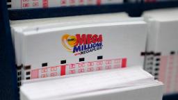 Mega Millions jackpot tops $1 billion after Friday's drawing yields no winners