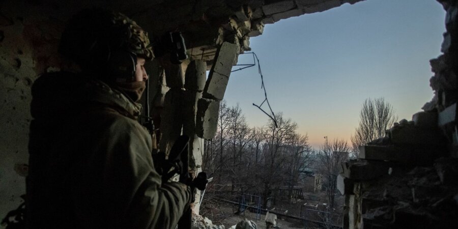 A defender of Ukraine in Bakhmut, Donetsk region (Photo:REUTERS/Yan Dobronosov)