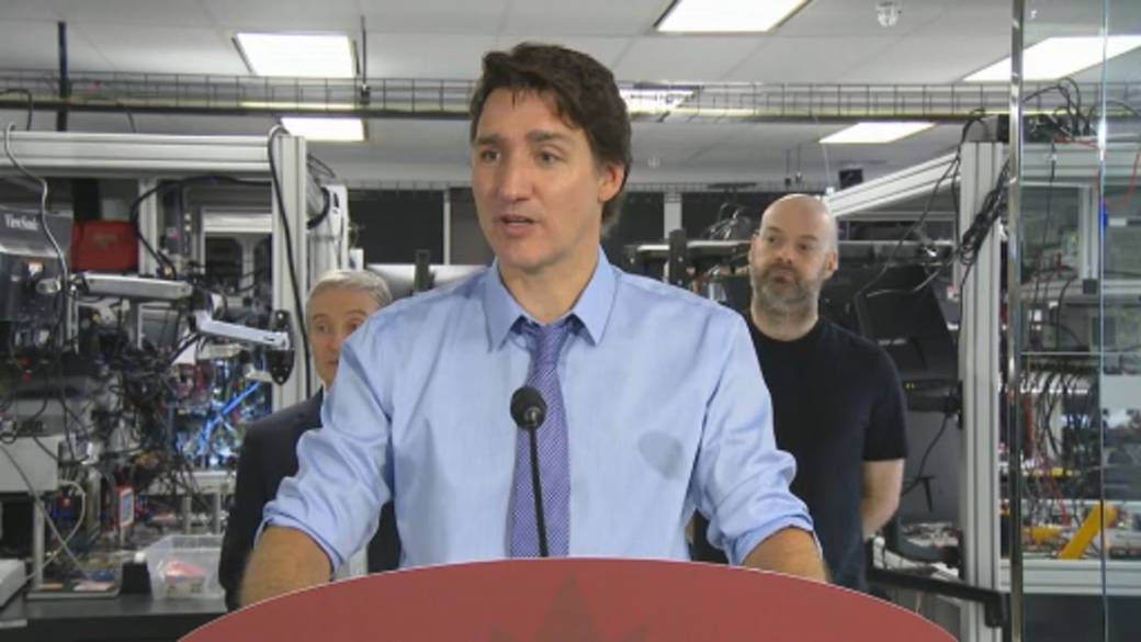 Click to play video: 'Trudeau meets with cabinet at retreat in Hamilton'
