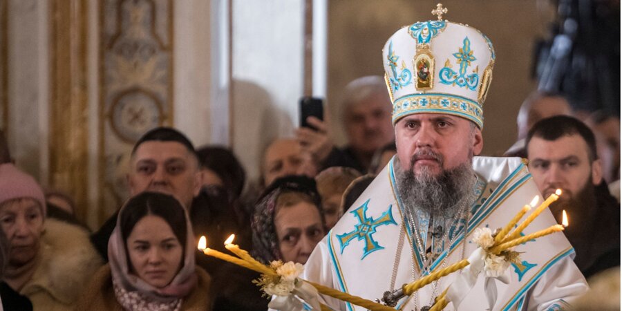 Metropolitan Epiphanius conducts the second service in the Kyiv-Pechersk Lavra on the occasion of the Baptism (Photo:REUTERS/Vladyslav Musiienko)