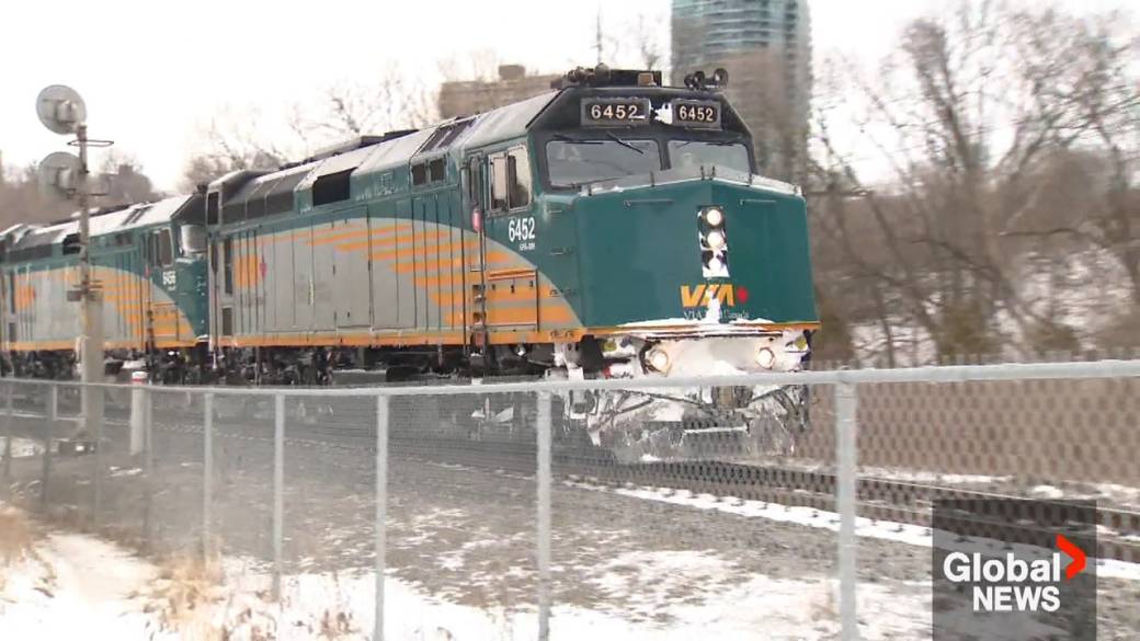 Click to play video: 'VIA Rail apologizing for travel delays over holiday season'