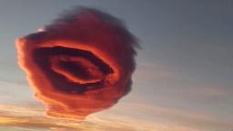 Video: UFO-shaped cloud shocks residents in Turkish city