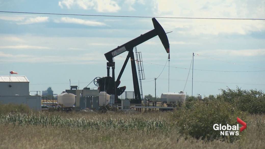 Click to play video: 'More transparency needed when it comes to oil well cleanup in Alberta, says researcher'