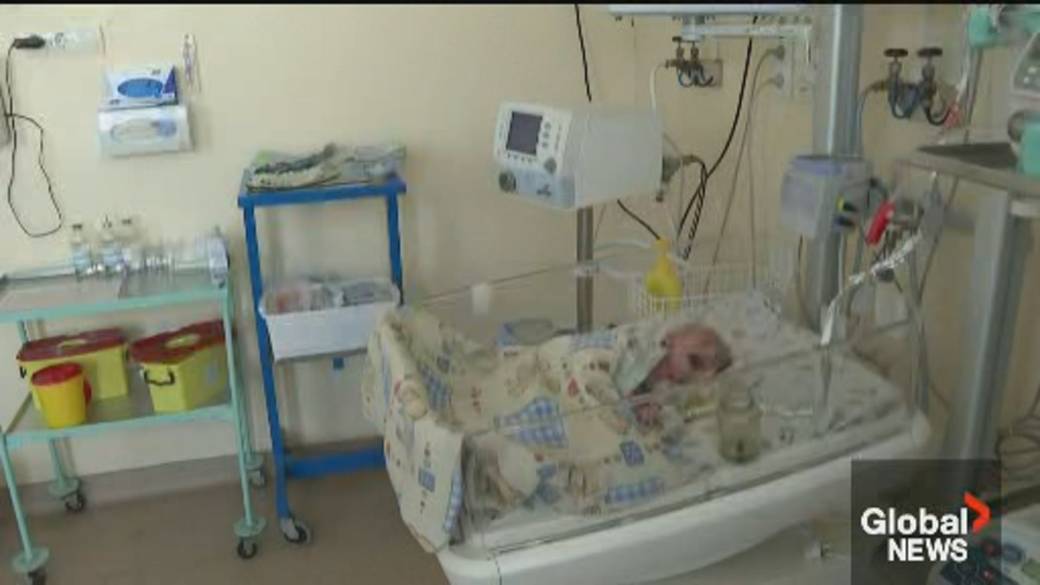 Click to play video: 'Russian attacks on Ukrainian health workers, hospitals may amount to war crimes: report'