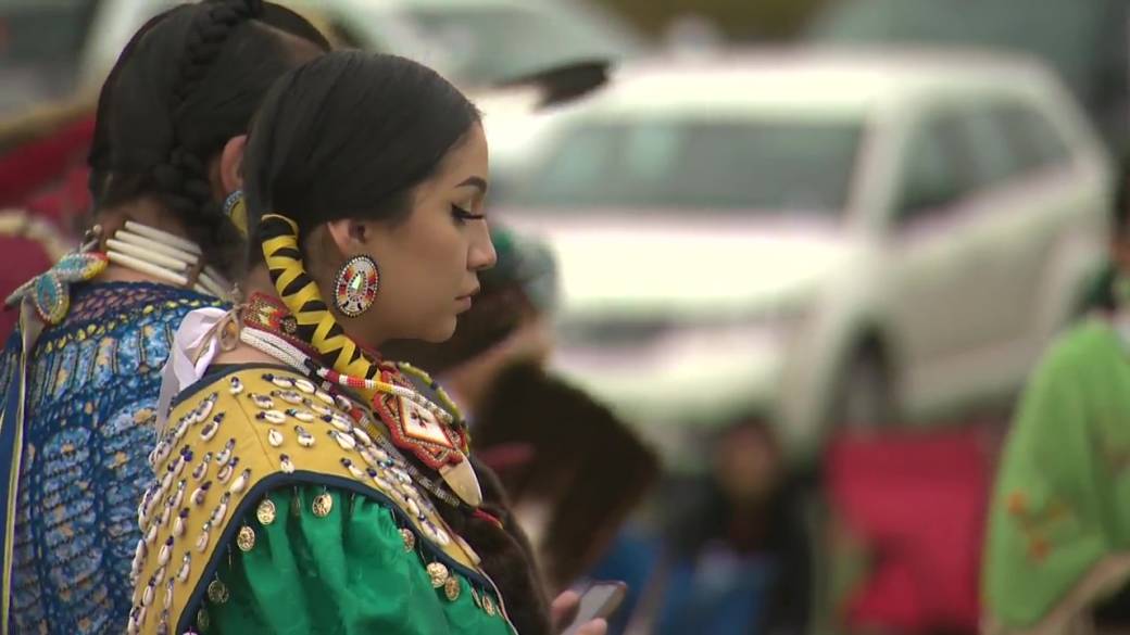 Click to play video: 'Young Indigenous people inherit important role in reconciliation efforts'
