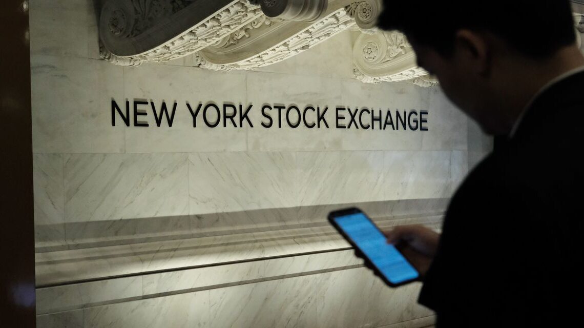 Dow Industrials Climb as Bank Concerns Ebb