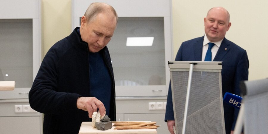 Vladimir Putin in Crimea (Photo:Sputnik/Russian Presidential Press Office/Kremlin via REUTERS)