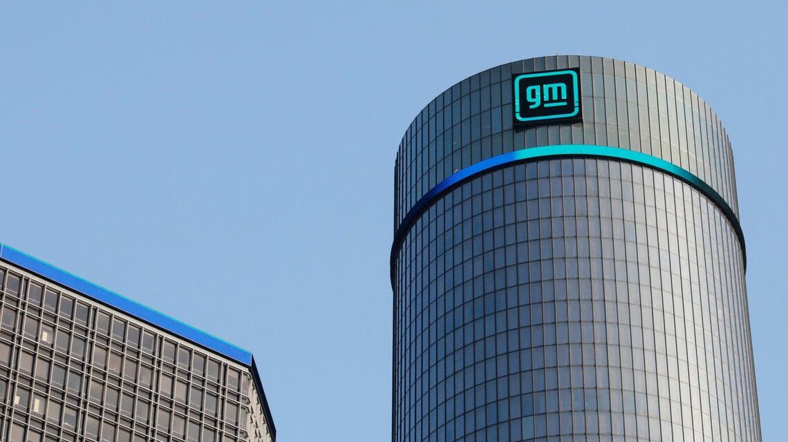 GM Hires Former Apple Cloud Executive to Oversee Software