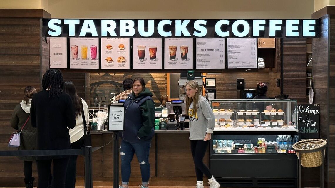 Starbucks, Ford, Apple Lead Another Busy Earnings Week