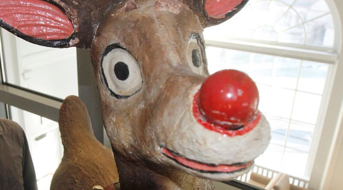 Merriam-Webster Is As Confused By Santa’s Reindeer Names As We Are