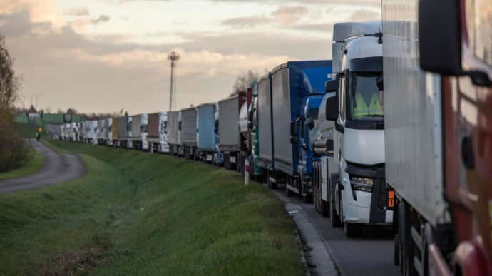 Ukraine and Poland agree on action plan to unblock border