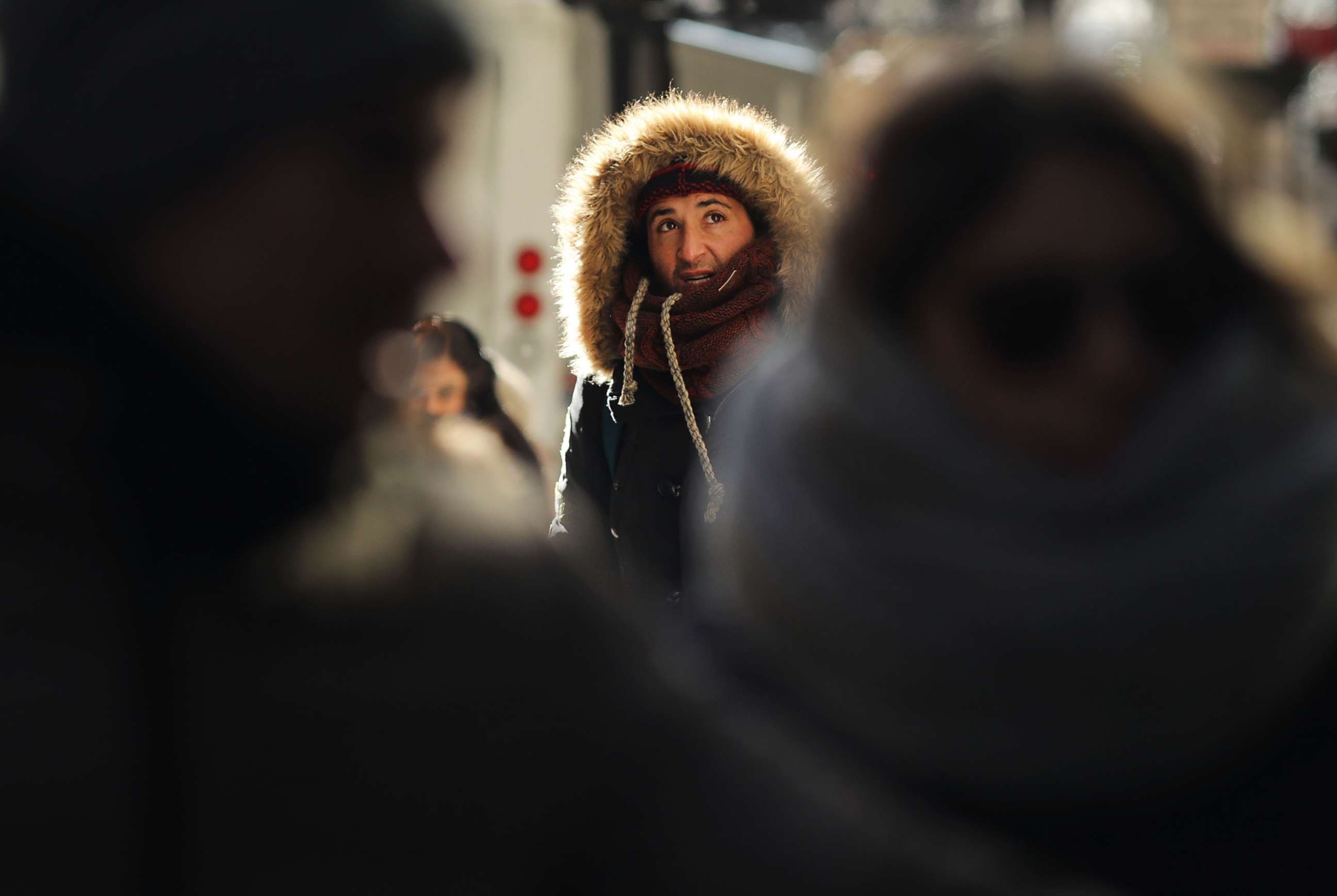 PHOTO: People walk through a frigid Manhattan, Dec. 28, 2017, in New York City. 