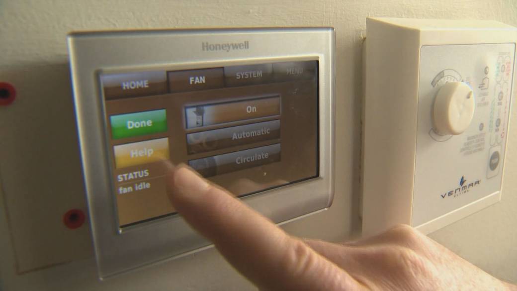 Click to play video: 'BC Hydro sets new record for electricity demand'