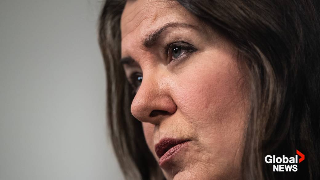 Click to play video: 'Danielle Smith unveils Alberta’s proposed guidelines on parental consent, gender-affirming care rules'