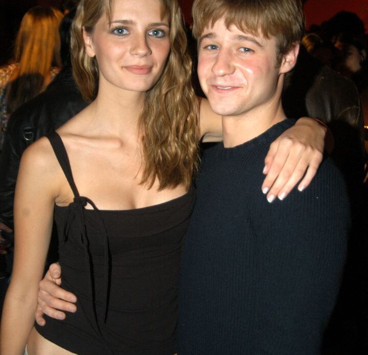 Mischa Barton and Benjamin McKenzie at an event in 2003.