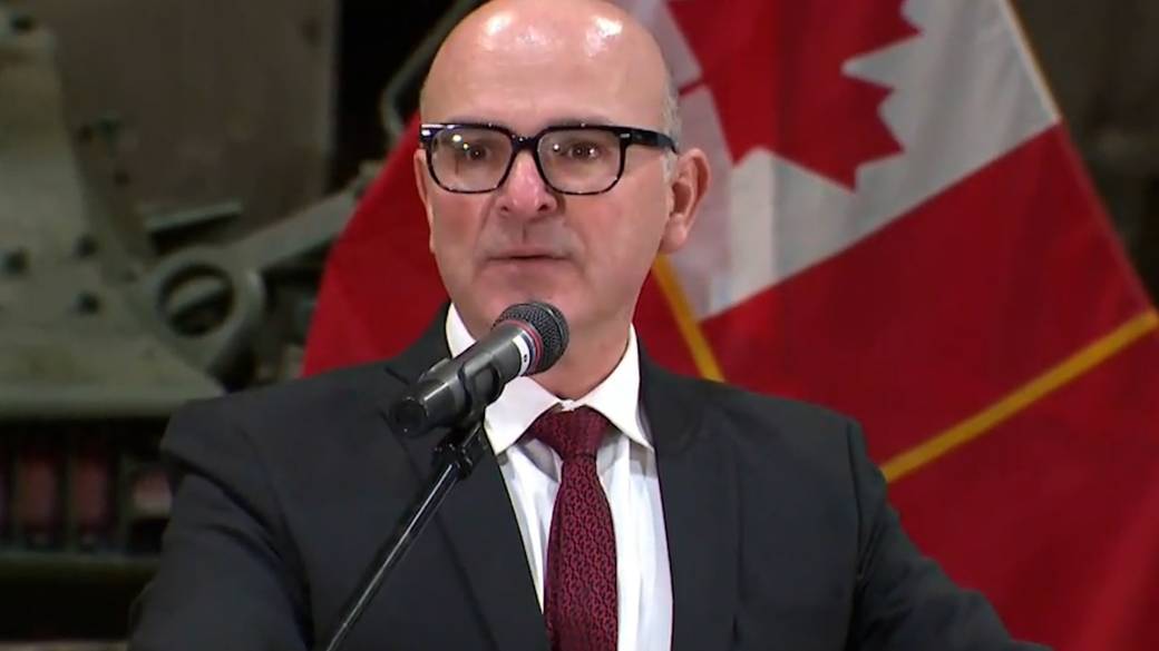 Click to play video: 'Feds pledge $45.3M for Edmonton military base upgrades to cut energy costs'