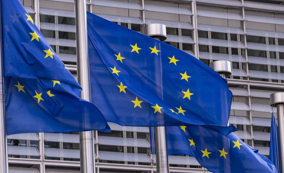 EU ''takes note of'' Ukrainian Foreign Ministry's decision on consular services for men liable for military service