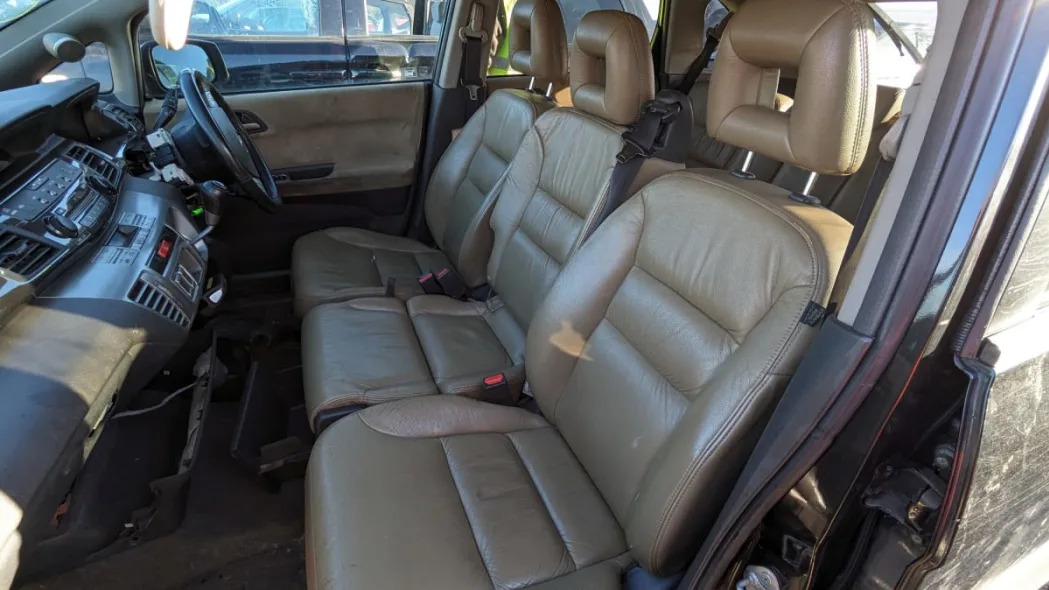 Scrapyard Gem: 2007 Honda FR-V