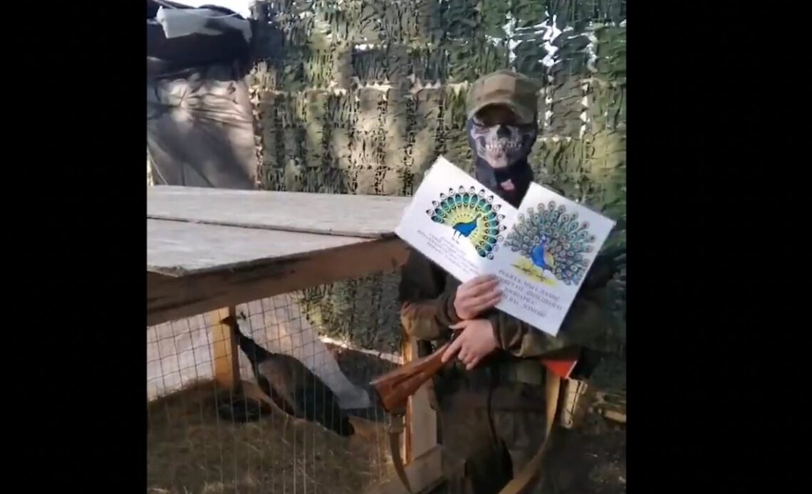 A Russian zoo said it sent peacocks to the front to 'inspire' troops. It deleted its post after people used it to mock Putin.